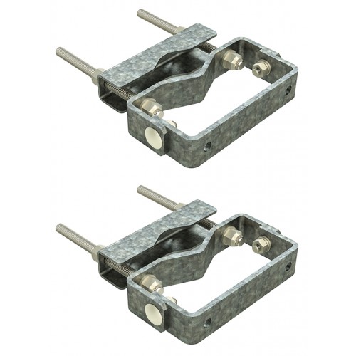 Twee gegalvaniseerde klemmen met bouten voor constructies.