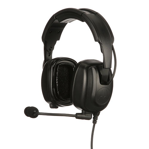 7000-00407900_mot_01.jpg Zwarte headset met microfoonarm en kabel.