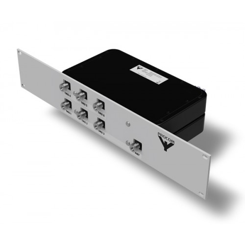 7000-00569700_pro_01.jpg Een zwart elektronisch apparaat met meerdere aansluitingen en een wit voorpaneel.