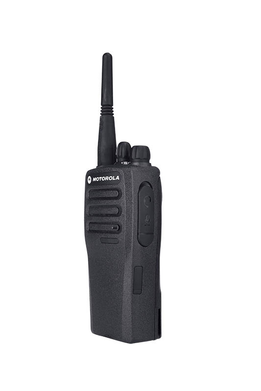 Radio noir avec antenne et boutons, debout verticalement.