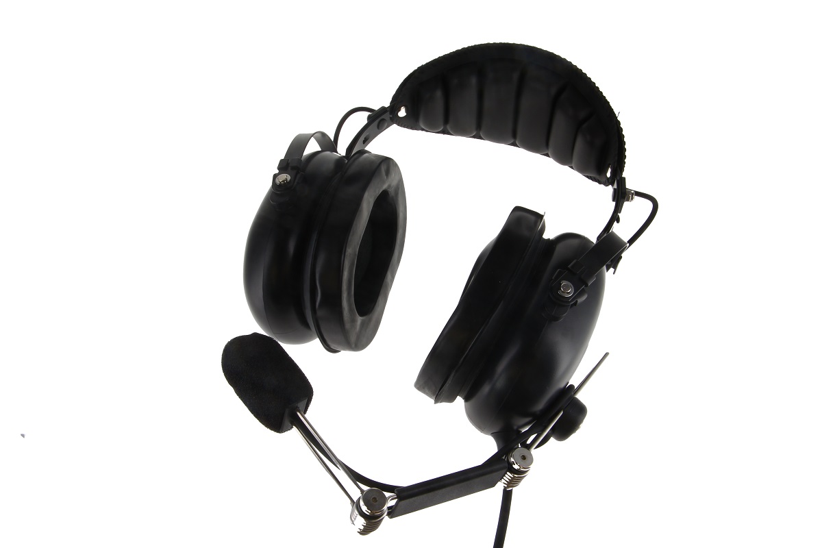 Zwarte headset met gewatteerde hoofdband en microfoon.