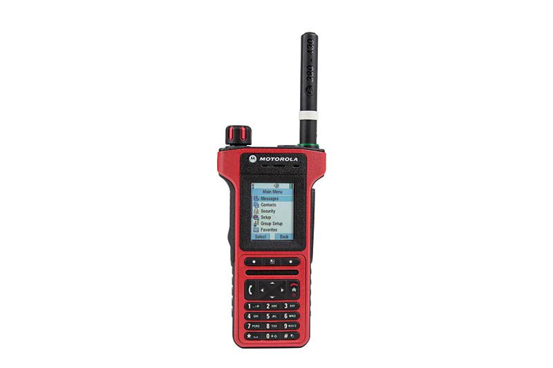 7000-00469500_mot_01.jpg Rode handradio met display en numeriek toetsenblok.
