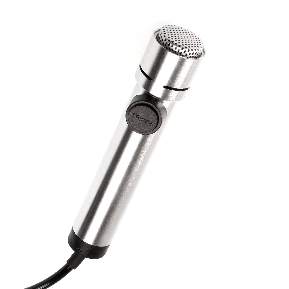 Microphone argenté avec câble, orienté verticalement.