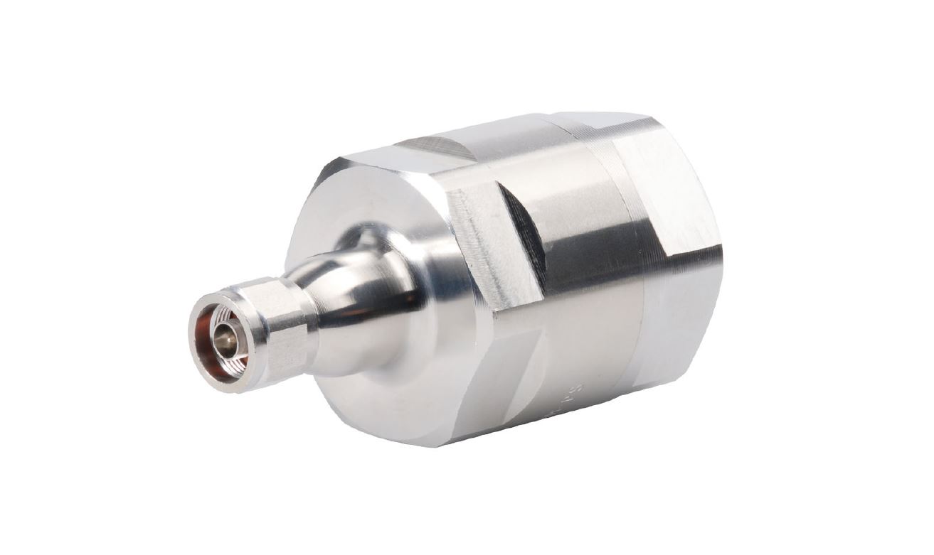 Metalen adapter met cilindrische behuizing en aansluitstuk.