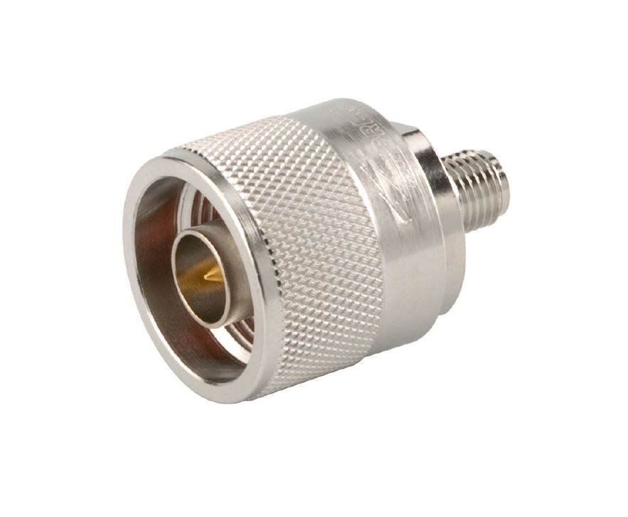 Metalen schroefdraadadapter met gekartelde oppervlakte en interne contact.
