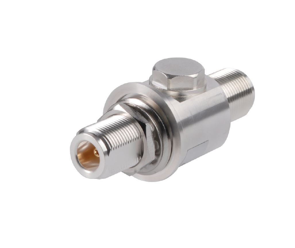 7000-00026700_com_01.jpg Metalen connector met schroefdraad en cilindrische vorm.