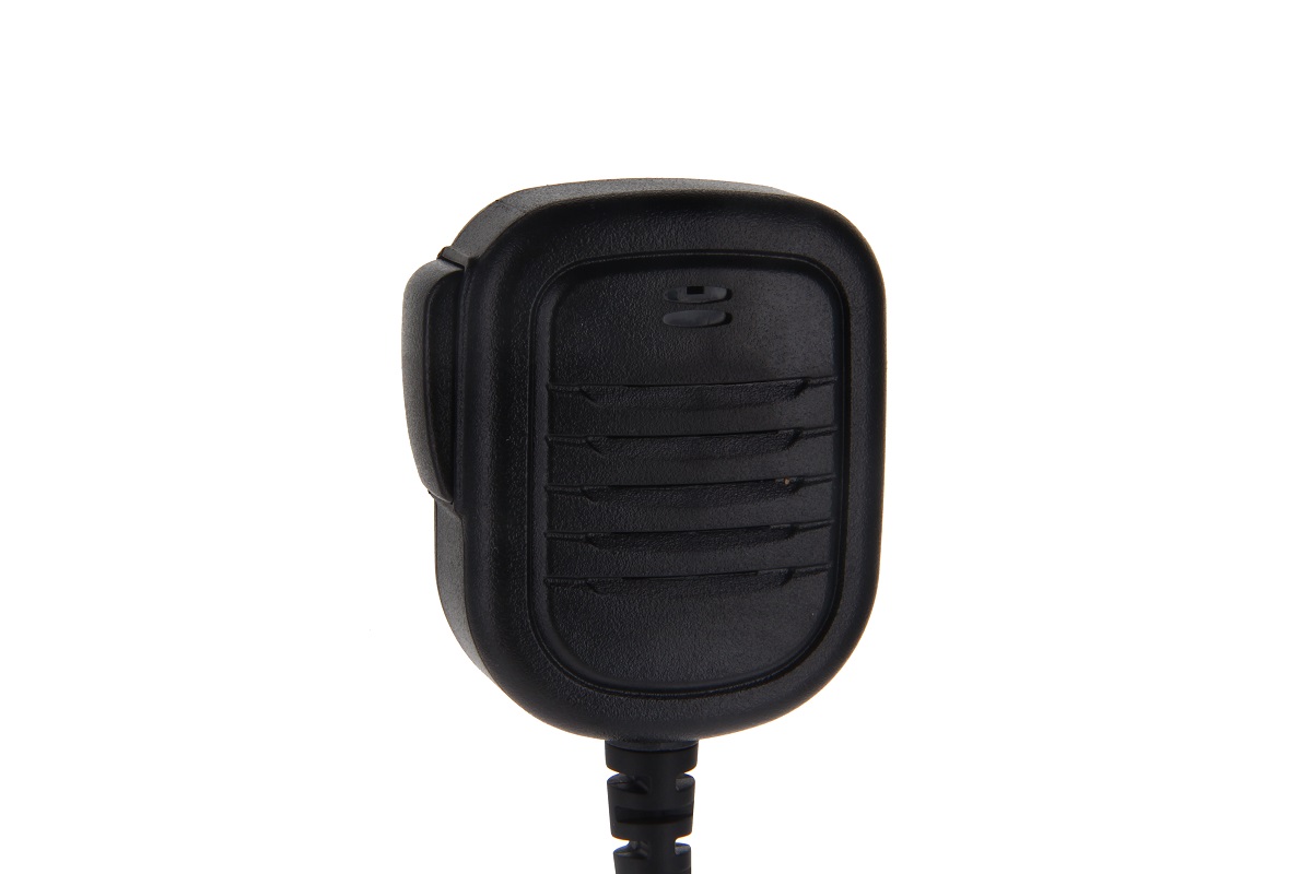 Zwarte microfoon met gegroefd ontwerp en aangesloten kabel.