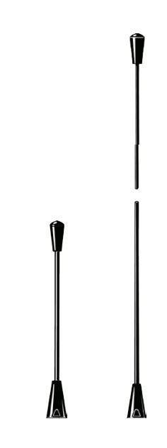 Trois antennes en bâton noires alignées à différentes hauteurs.