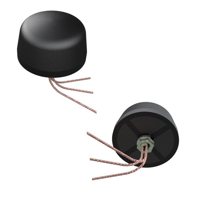7000-00696900_vim_01.jpg Twee zwarte, cilindrische antennes met uitstekende kabels.