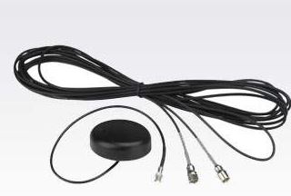 Zwart antennekabel met ronde basisadapter en twee connectors.
