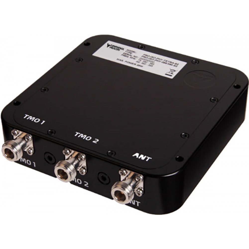Appareil rectangulaire noir avec trois connecteurs étiquetés TMO1, TMO2, ANT.