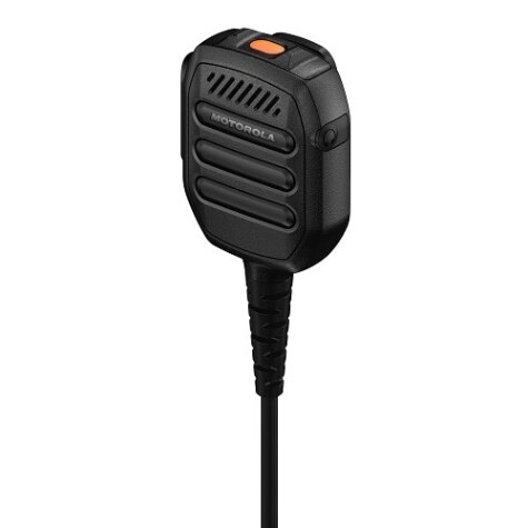 Zwart draagbaar radiomicrofoon met kabel en oranje knop.
