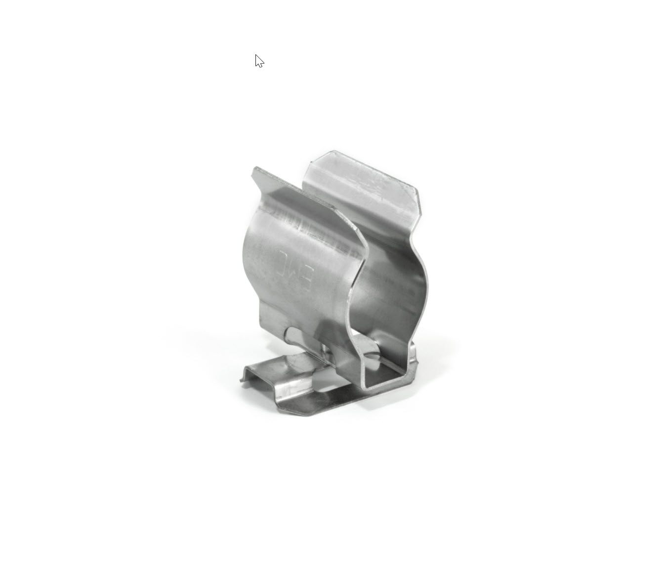 Gebogen metalen klem op een witte achtergrond.