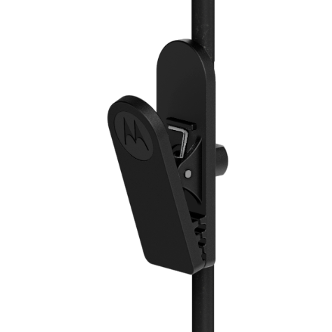 Zwarte clip met Motorola-logo bevestigd aan een kabel.