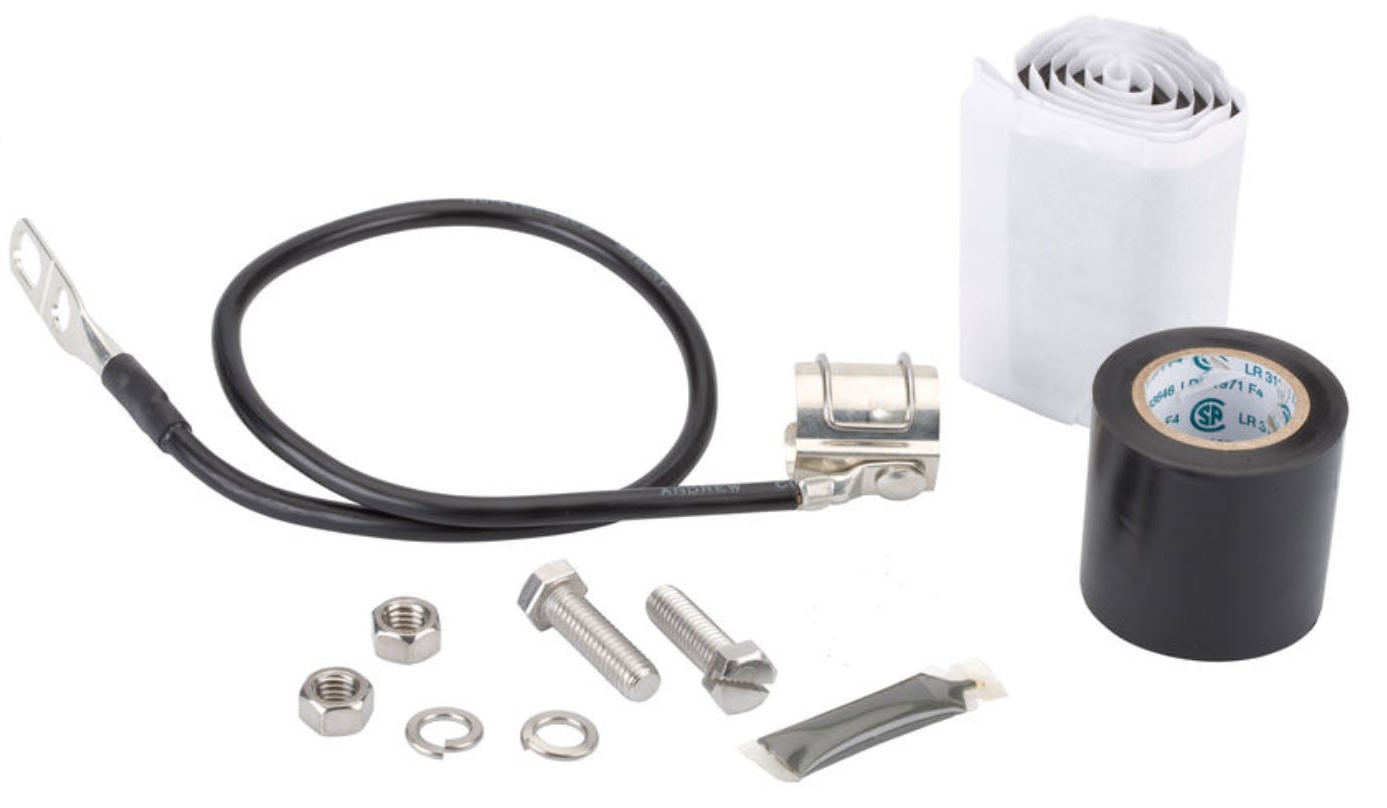 Ensemble de câbles avec bornes, boulons, écrous, ruban et mastic.