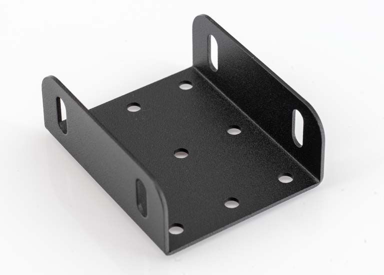 Zwarte metalen beugel met meerdere gaten.