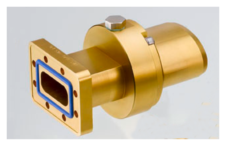 Gouden metalen component met rechthoekige flensverbinding en schroef.