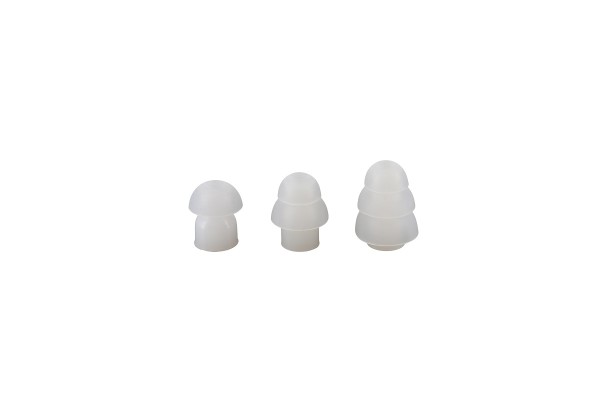 Trois embouts d'oreille en silicone transparent de tailles différentes.