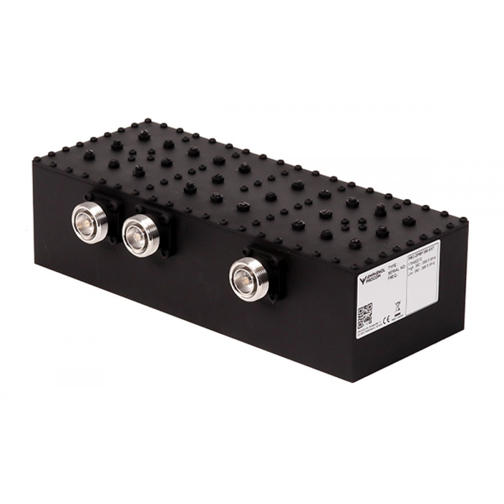 Rechthoekig zwarte RF-frequentiefilter met drie aansluitingen en getextureerd bovenkant.