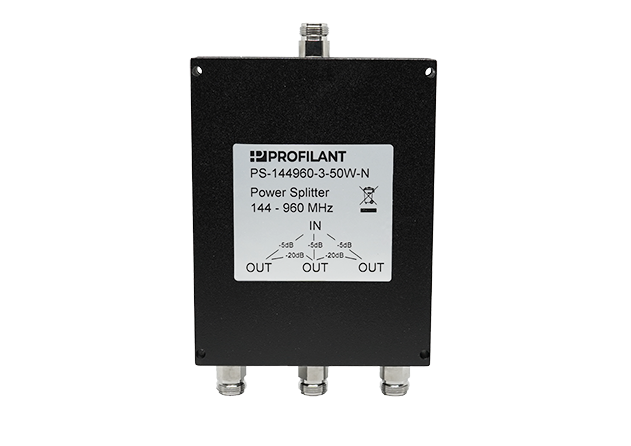 Zwart-zilveren powersplitter met vier aansluitingen, bereik 144-960 MHz.