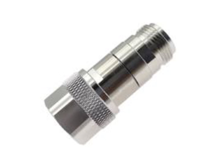 7000_00754318_HS_01.jpg Metalen fitting met geribbelde ring en schroefdraad.