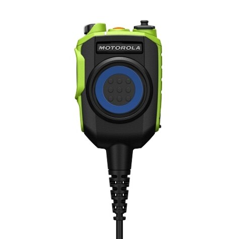 Een groene en zwarte draagbare radio met Motorola-logo.