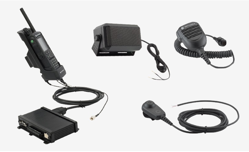 Communicatieapparatuur met handhelds en kabels, inclusief luidspreker en microfoon
