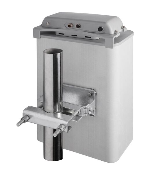 Zilverkleurige metalen doos met cilindrische beugel aan de zijkant gemonteerd.