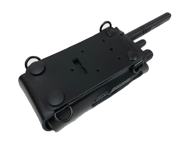 Zwart communicatietoestel met antenne en ringen.