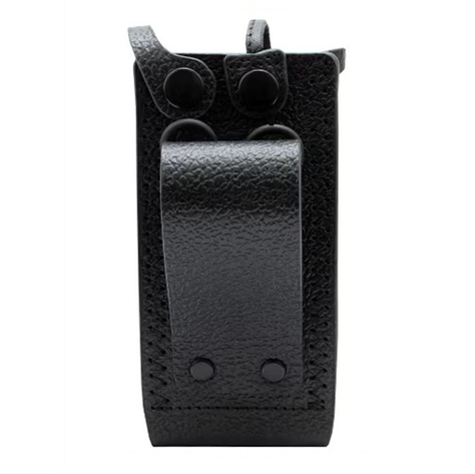 Pochette en cuir noir avec boucle de ceinture et pressions.