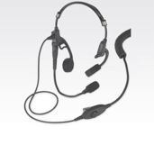 Casque noir avec micro et câble.