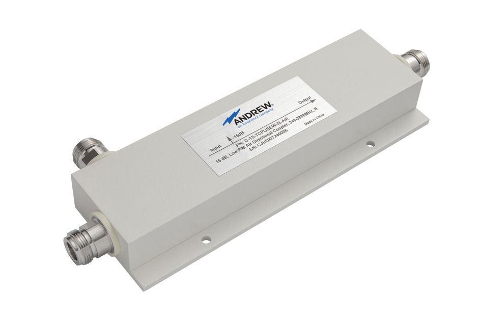 Metalen behuizing met twee coaxiale aansluitingen, gelabeld 'Andrew' en technische specificaties.