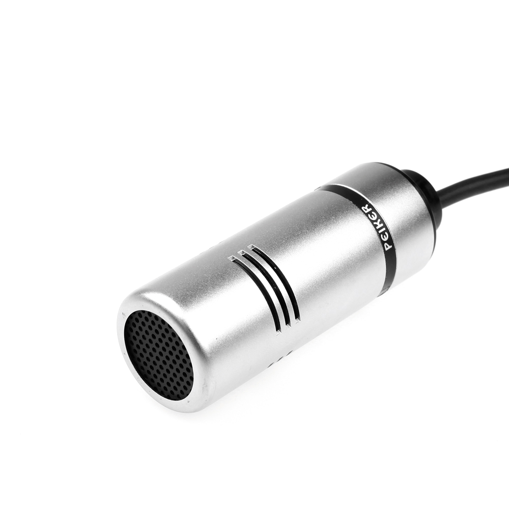 Zilveren cilindrische microfoon met kabel, geventileerde voorkant.