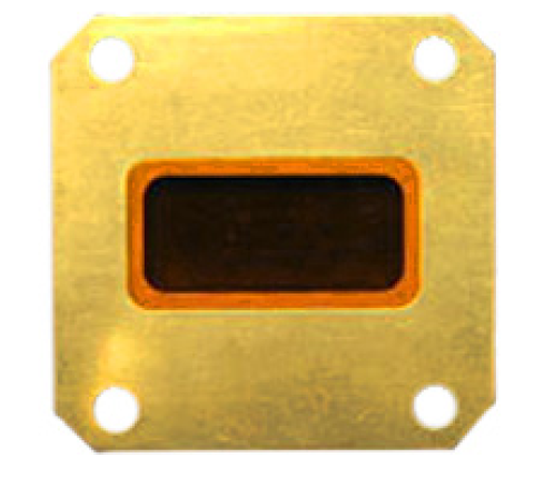 Plaque métallique carrée avec trou rectangulaire et quatre trous aux coins.