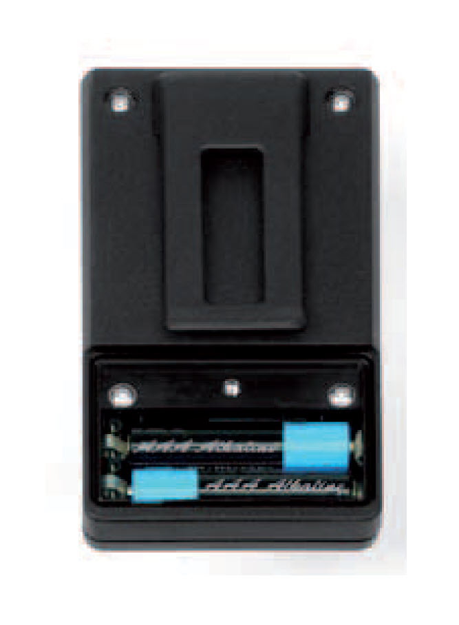 7000-00751381_sho_01.jpg Zwart batterijvak met geplaatste batterijen en een behuizinghouder.