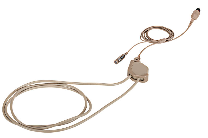 Bruine kabel met meerdere aansluitingen, opgerold en deels los.