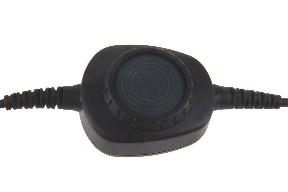 Zwarte waterdichte voetschakelaar met gegolfde kabel en gekartelde knop.