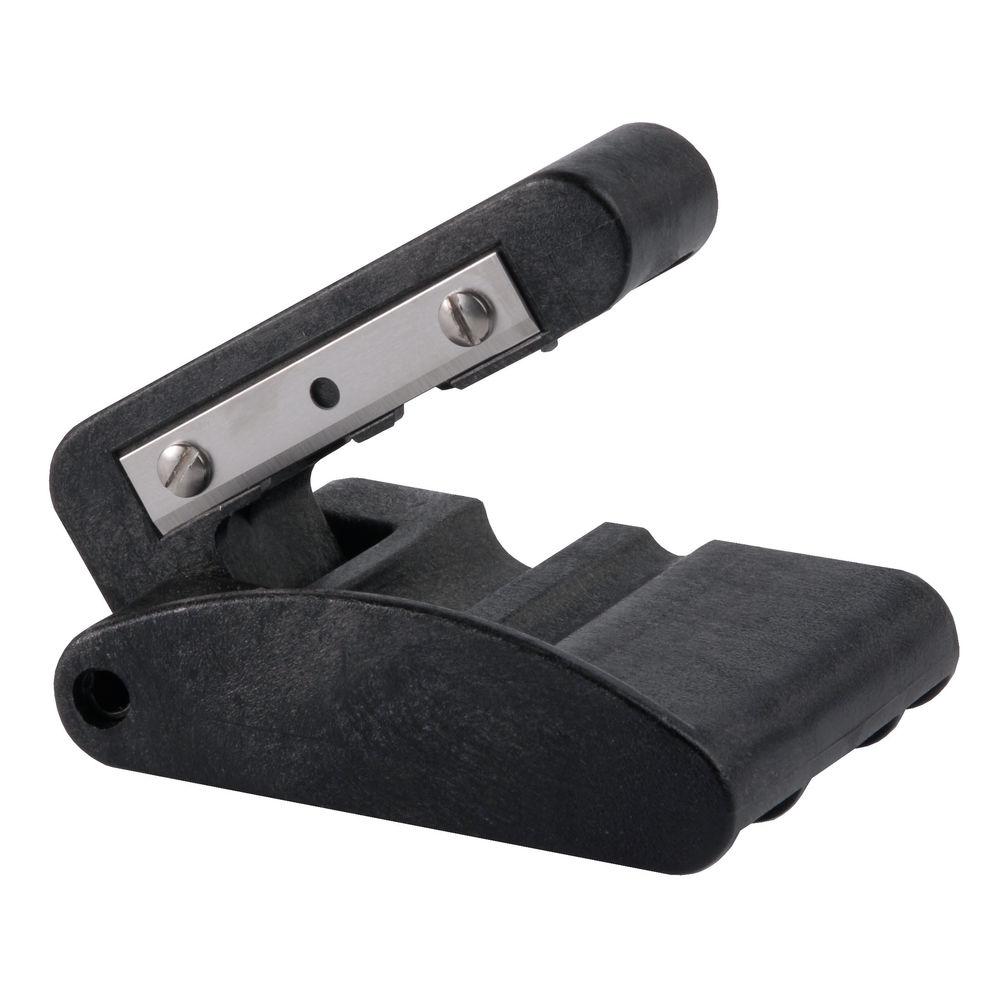 Taille-crayon avec boîtier en plastique noir et lame métallique.