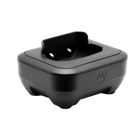 Zwarte oplader voor portofoon, Motorola-logo op voorkant, tafelmodel.