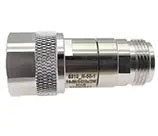 H+S Verzwakker, 20 dB, 2 W, frequentiebereik 0-6000 MHz, N-connector op koppeling Metalen adapter voor kabelverbindingen, cilindrische vorm, gekarteld oppervlak.