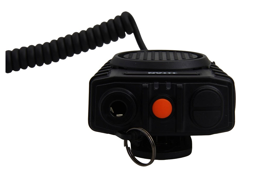 Zwarte radio met spiraalkabel, luidspreker en rode knop.