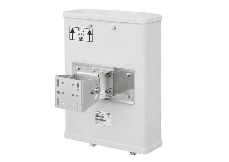 Boîtier métallique avec support de montage, étiquette 'This way up'.