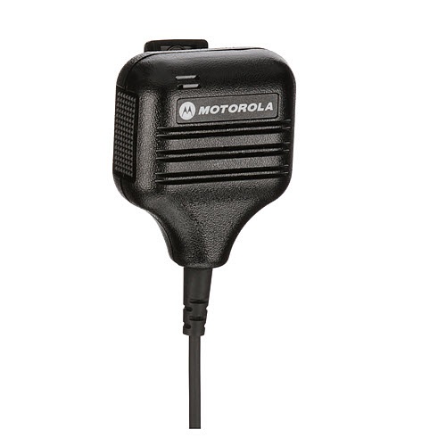 Zwarte draagbare radiospeaker met logo aan de voorkant.