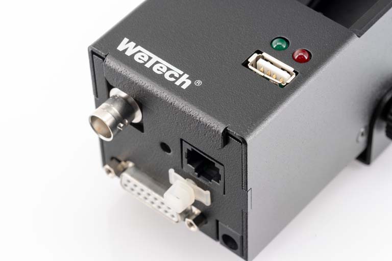 Elektronisch apparaat met aansluitingen, USB-poort en LED-indicatoren.