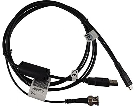 7000-00416700_mot_01.jpg Kabel met USB-stekker, coaxiale stekker en gelabelde tag.