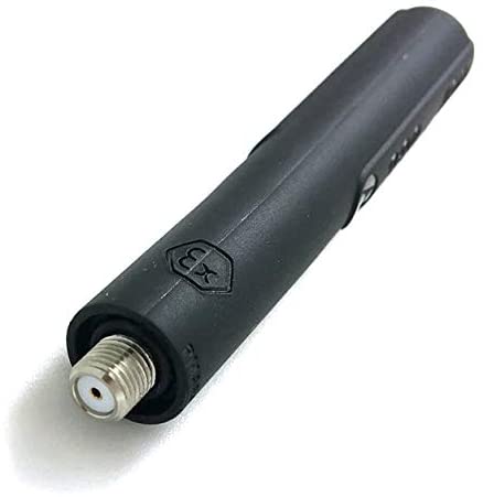 Zwarte rubberen antenne met metalen connector aan de onderkant.