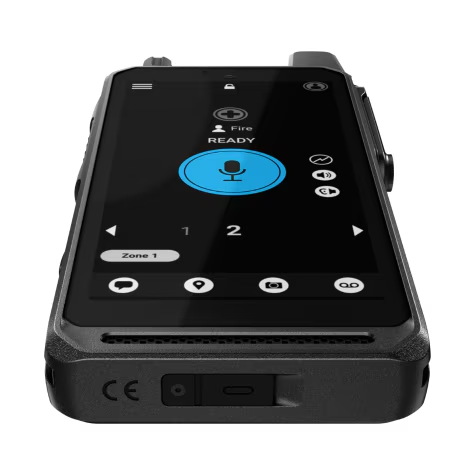 Handapparaat met touchscreen, microfoonsymbool, status 'Klaar'.
