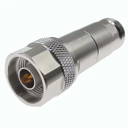 7000_00757609_HS_01.jpg Metalen connector met gekartelde rand, cilindrische vorm.