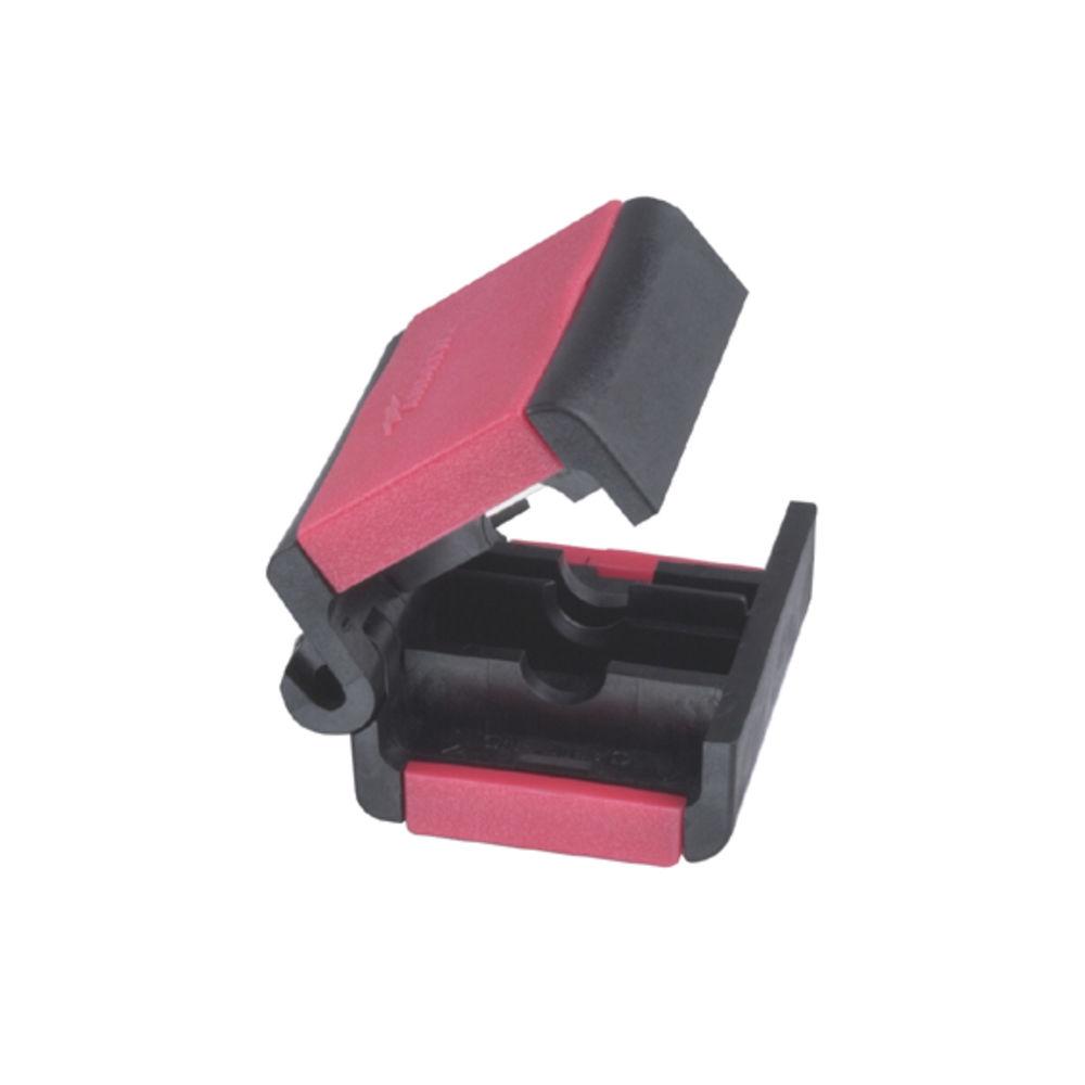 Rood en zwart kunststof kabelstripper in open positie.