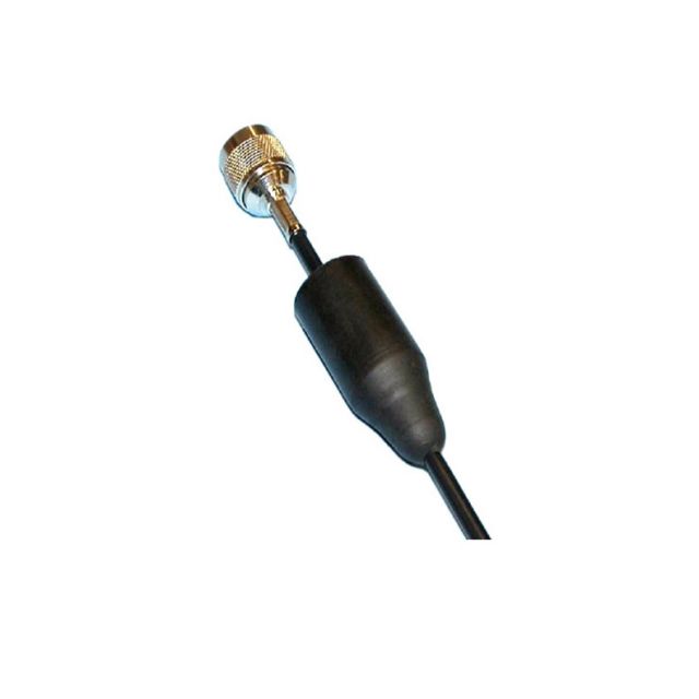 Câble coaxial avec connecteur N et blindage noir.